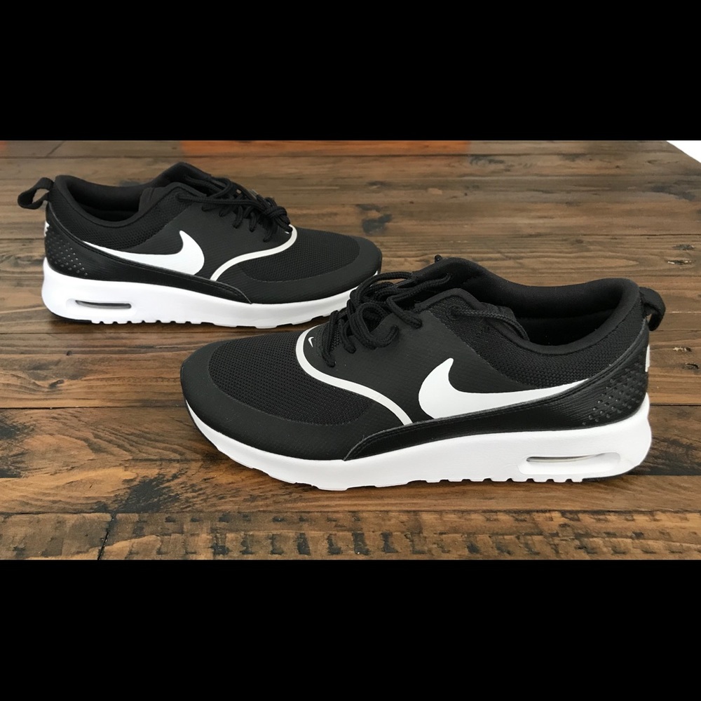 New Womens Nike Air Max Thea black white sneakers athlectic gym shoes 6.5